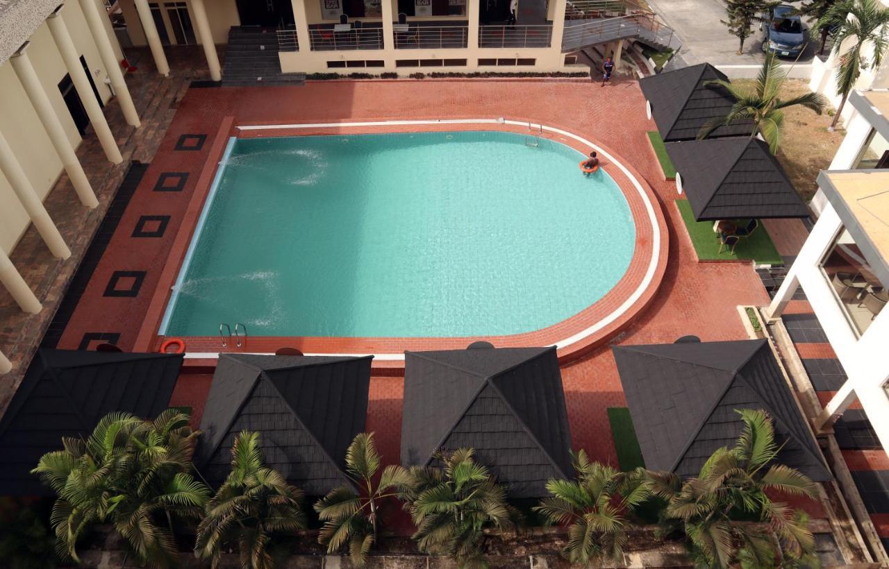 Monty Suites Calabar Eksteriør billede