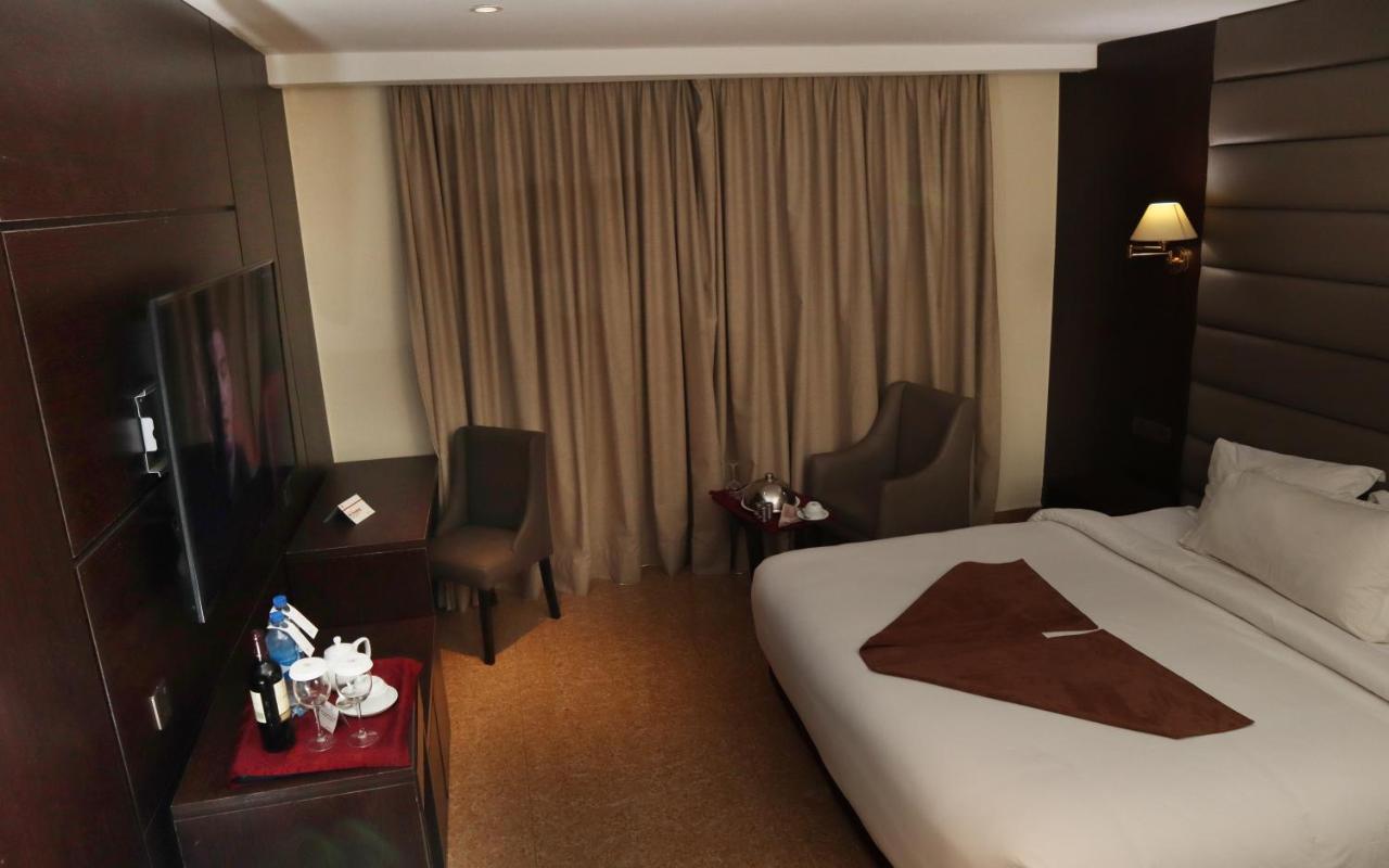 Monty Suites Calabar Eksteriør billede