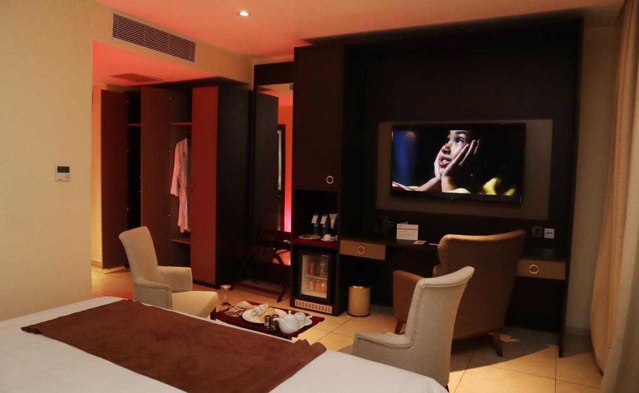 Monty Suites Calabar Eksteriør billede