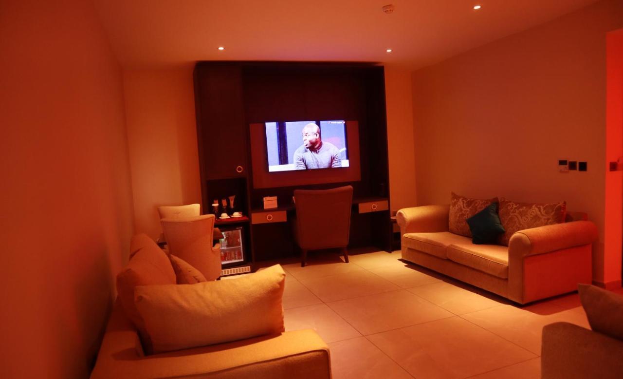 Monty Suites Calabar Eksteriør billede